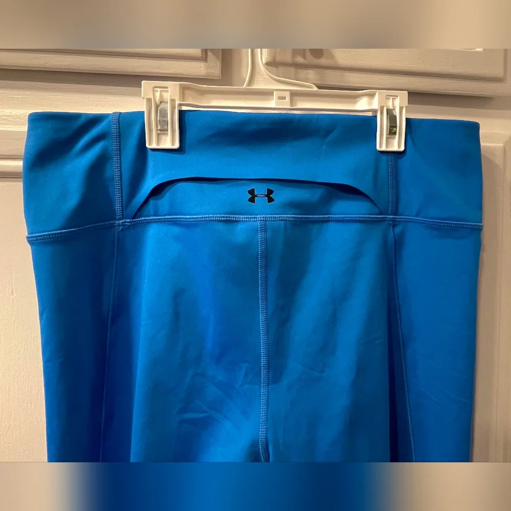Under Armour Women's Vibrant Blue Capri Exercise Pants ~ Size XL - Picture 3 of 9